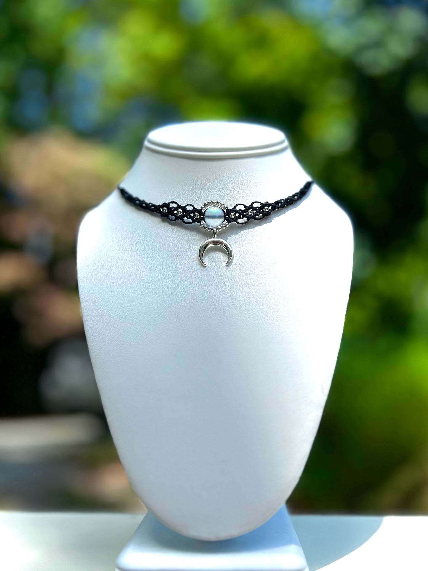 Luna Choker