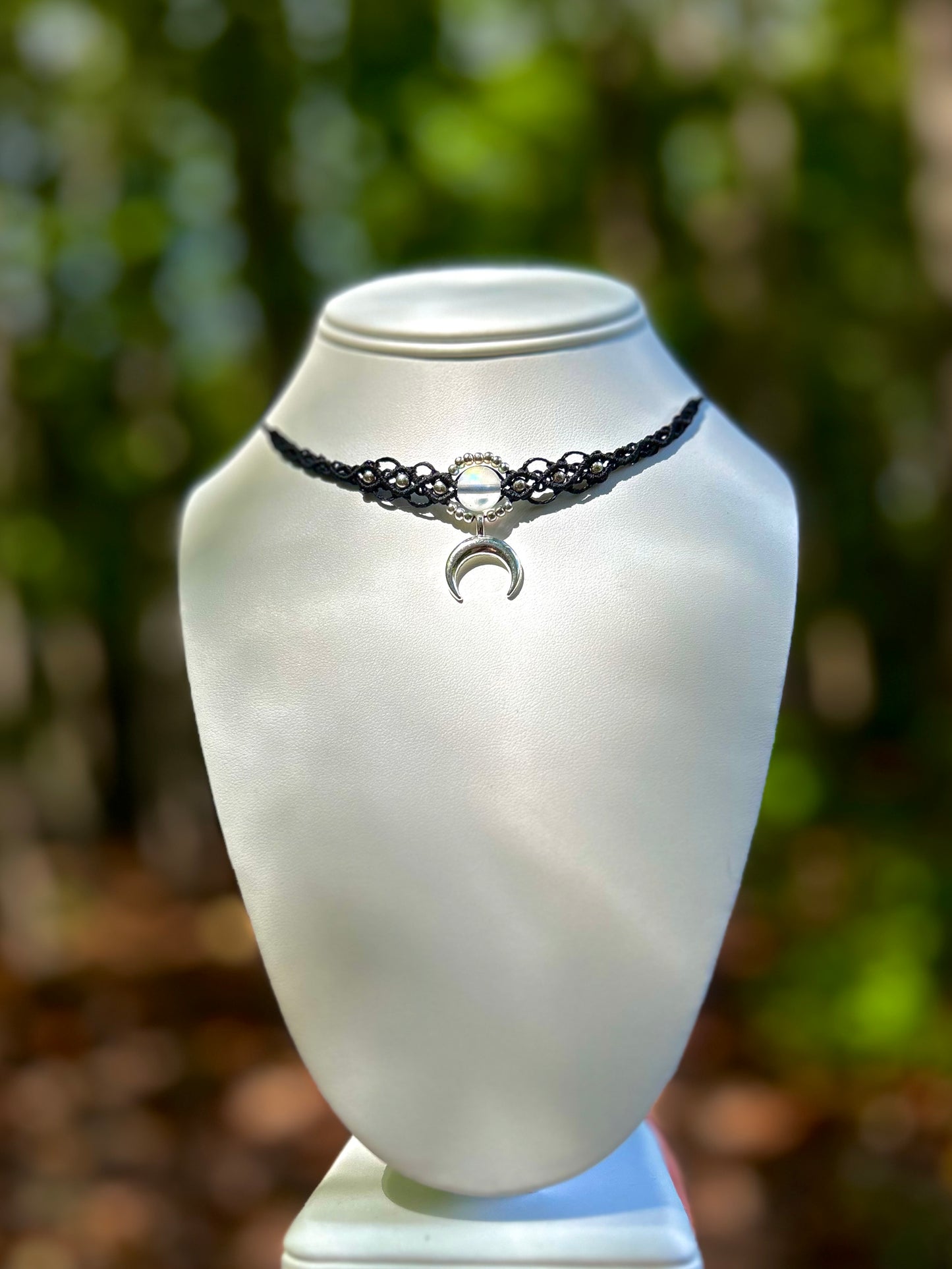 Luna Choker