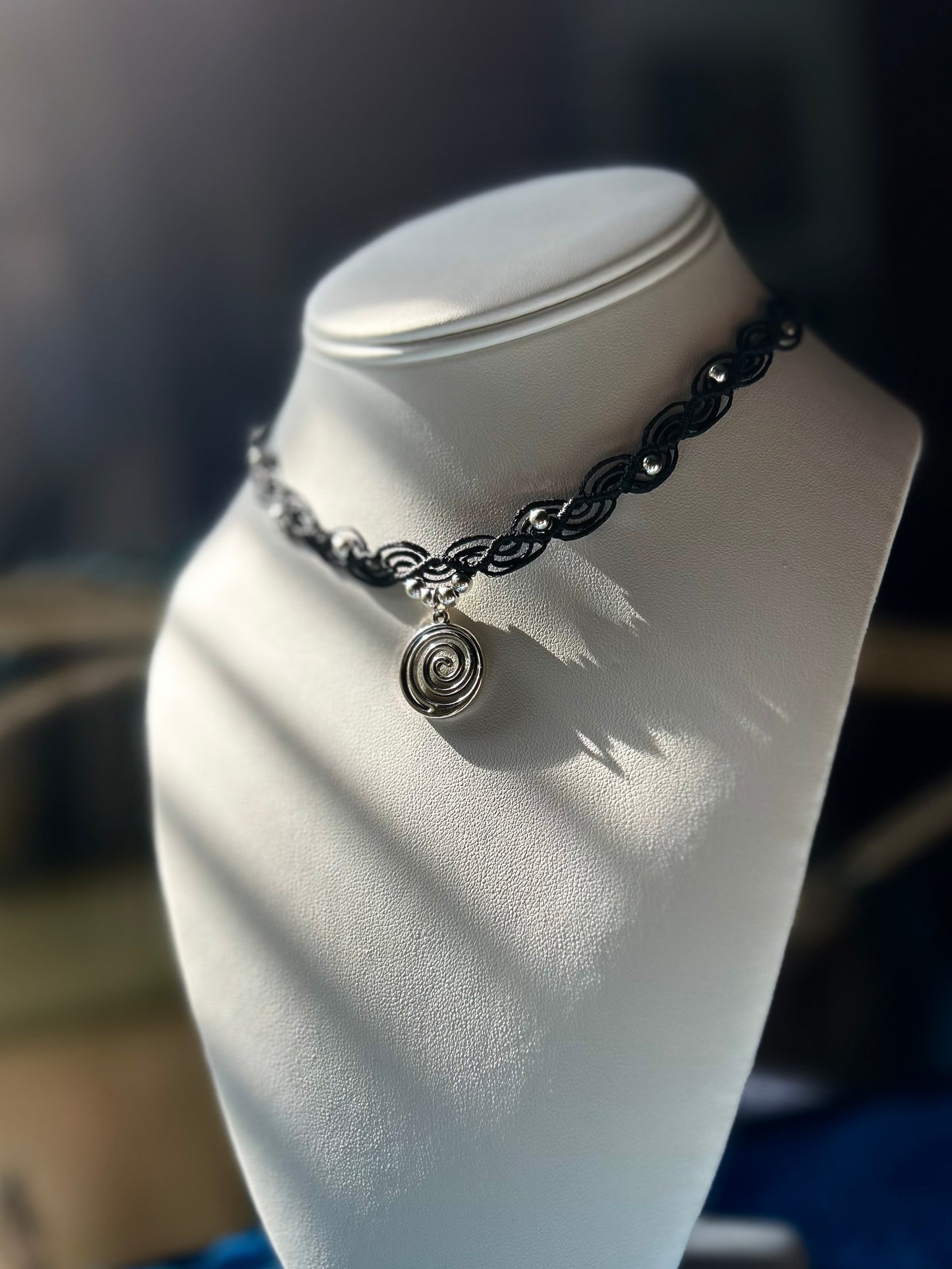 Swirl Choker