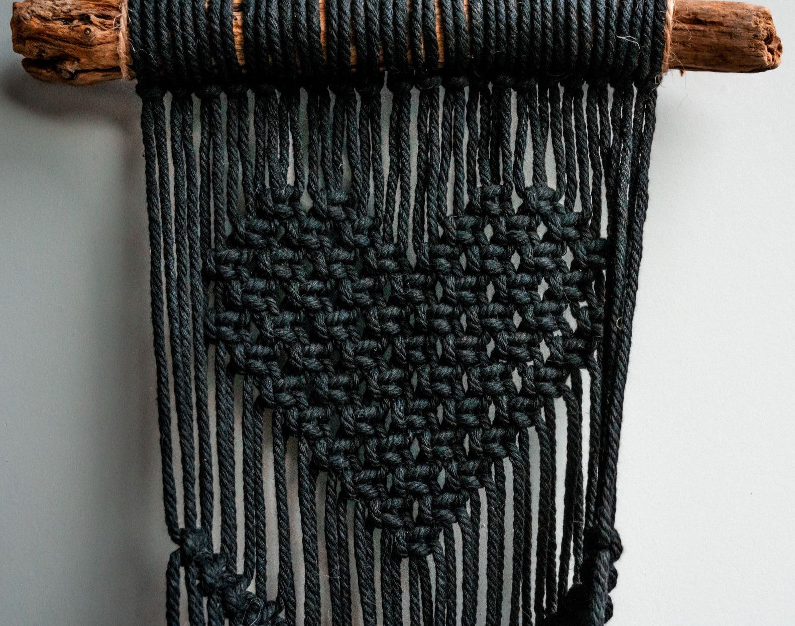 macrame heart plant hanger Heart Plant Hanger – EverwindCreations